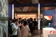 免费测算百年典藏首渡重洋 124套英国工艺美术运动珍品亮相天津