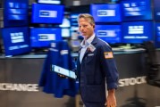 免费测算尾盘：美股小幅上扬 标普指数上涨约0.3%