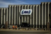 免费测算陷入丑闻的巴西肉类巨头JBS在美上市 首日开盘报13.65美元