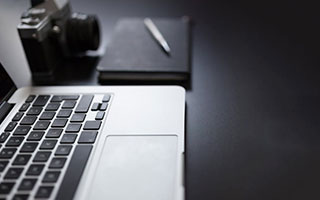 免费测算Adobe股价下跌 投资者对其AI应用回报持怀疑态度